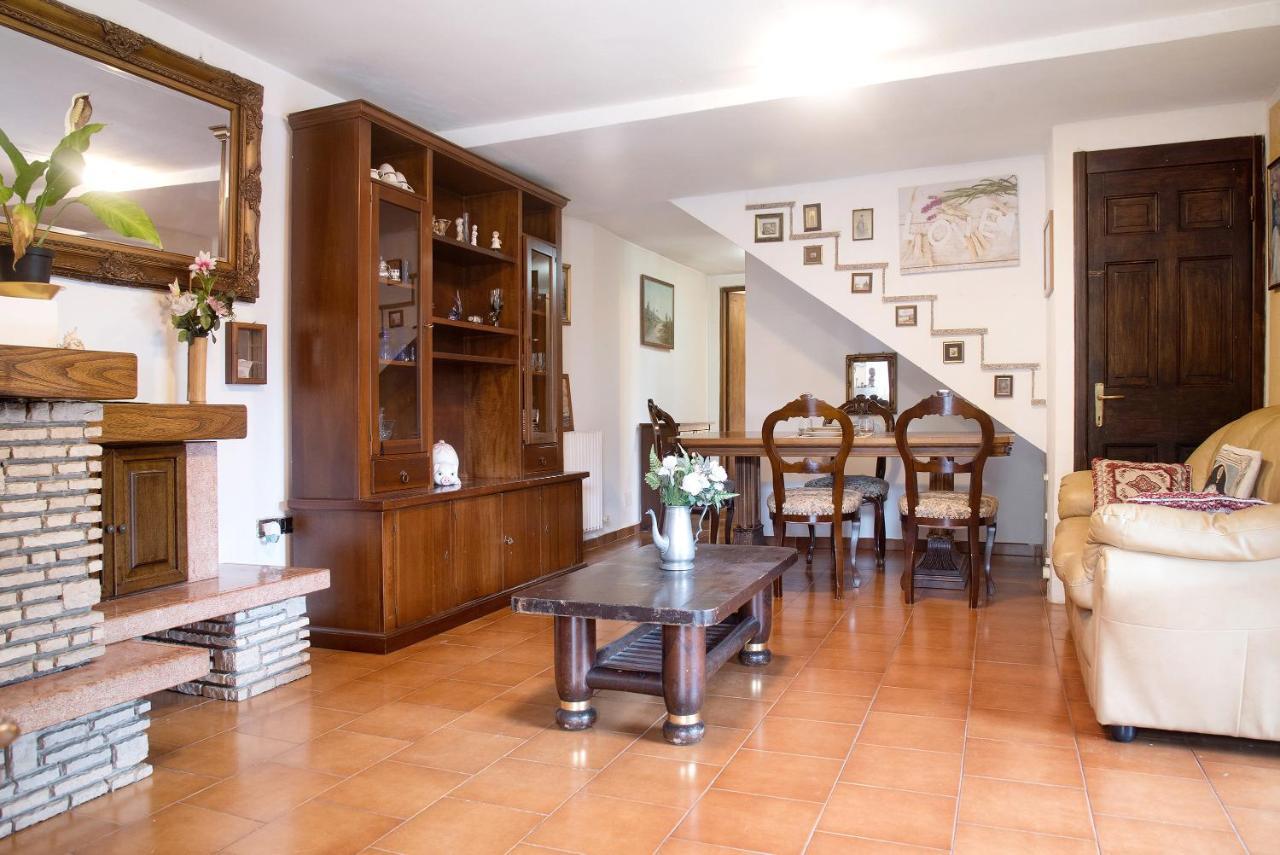 Casa Flora Apartment Porto Ceresio Ngoại thất bức ảnh